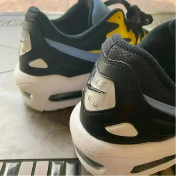 Women’s Nike air max2 light• AUTHENTIC • BRAND NEW - Picture 11 of 12